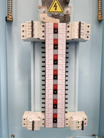 ประกอบตู้คอนโทรลไฟ